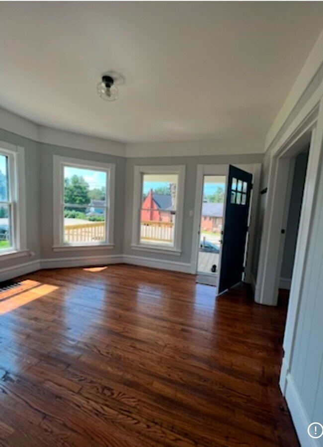 Foto del edificio - 713 Baldwin St