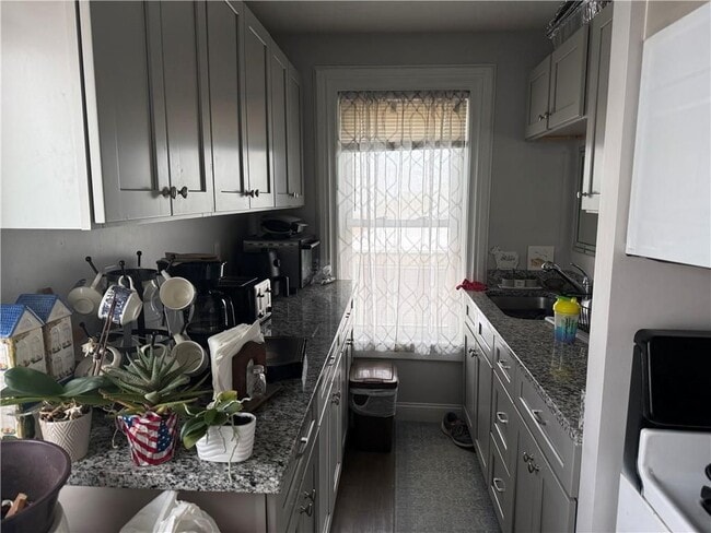 Building Photo - 251 High St