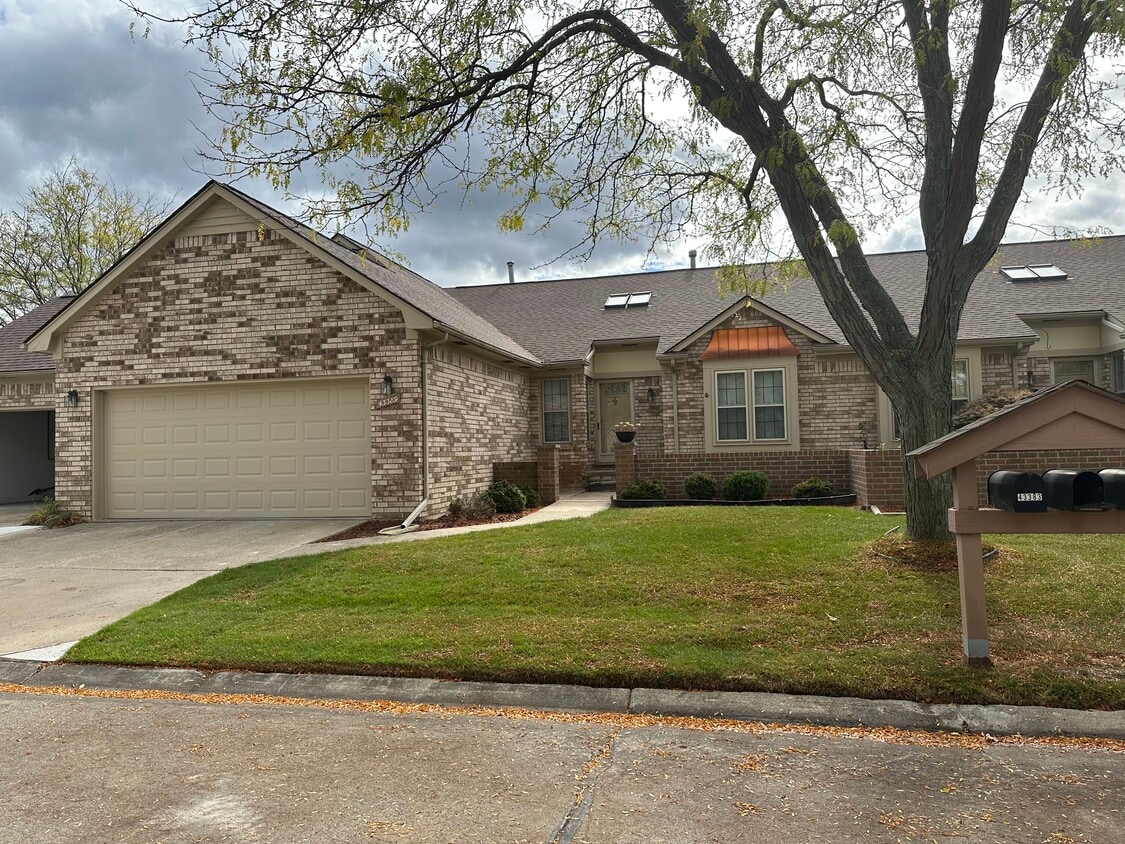 Foto principal - 43389 Riverbend Blvd