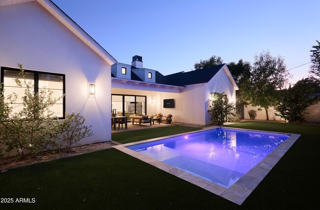 Building Photo - 3808 E Fairmount Ave