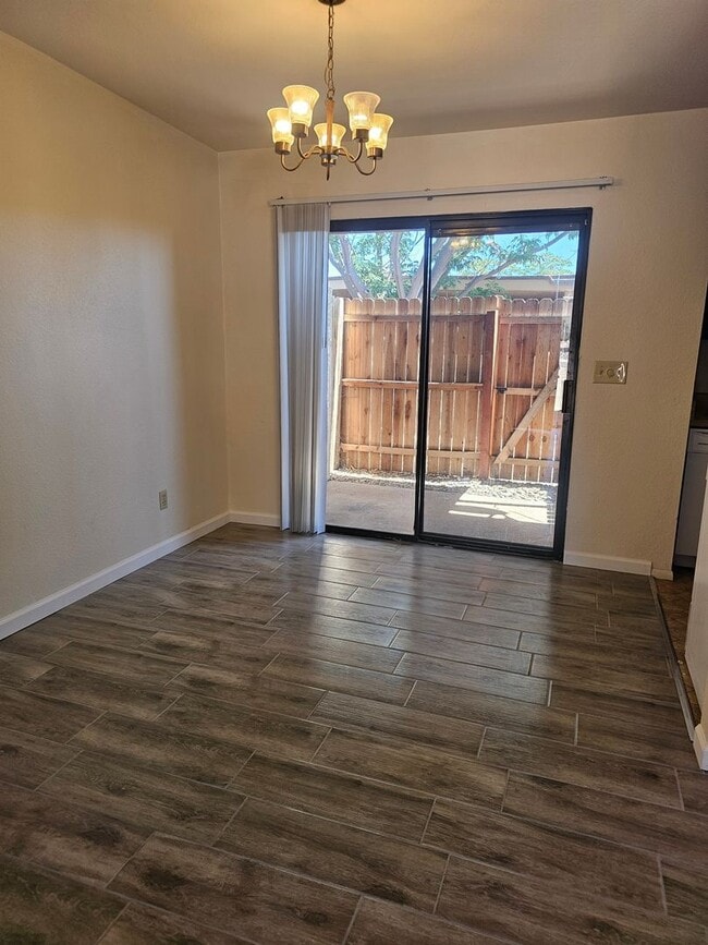 Building Photo - Amazing 2 bedroom with indoor laundry