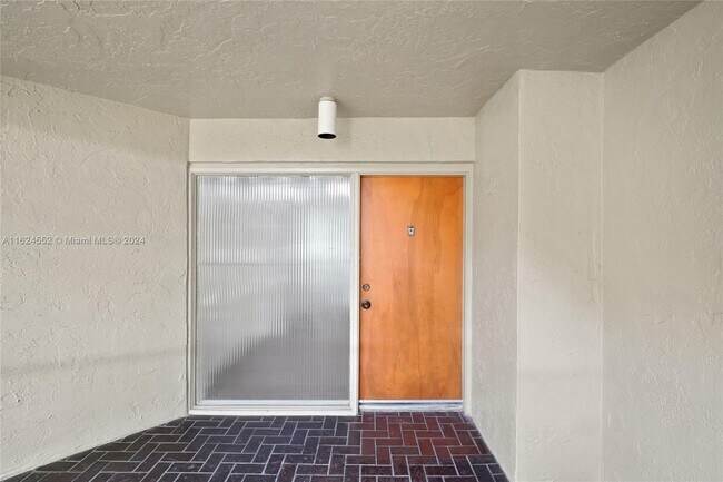 Building Photo - 6701 SW 116th Ct