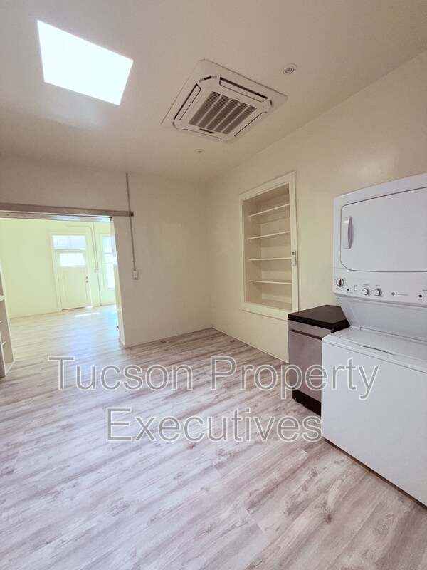 Foto del edificio - 343 S Convent Ave