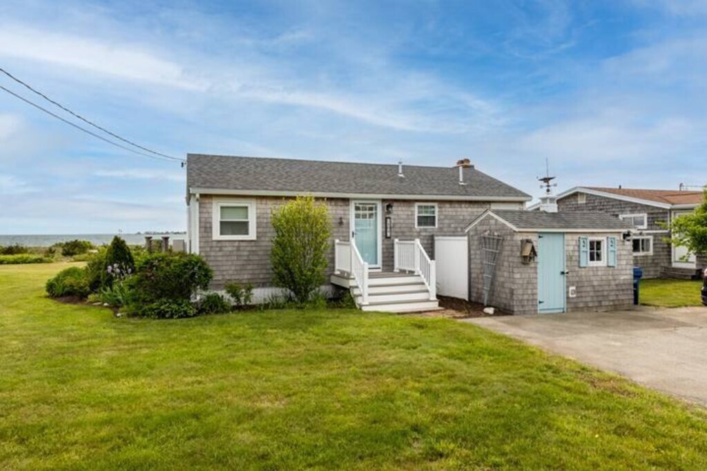Primary Photo - 104 Balsam St