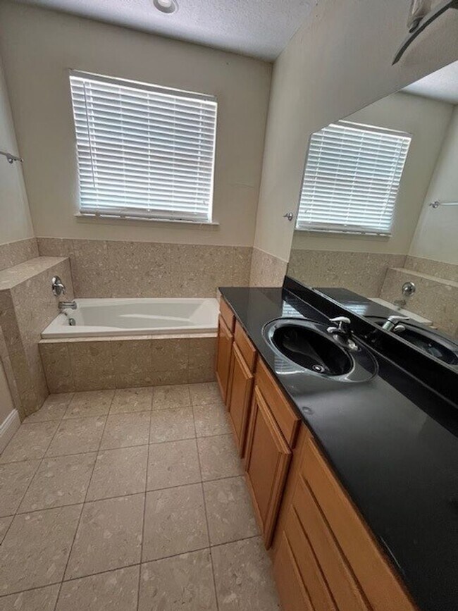Foto del edificio - *** 3/2.5  with 1 car garage/ Townhouse Th...