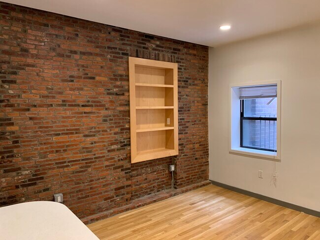 Foto del edificio - 144 Bowdoin St