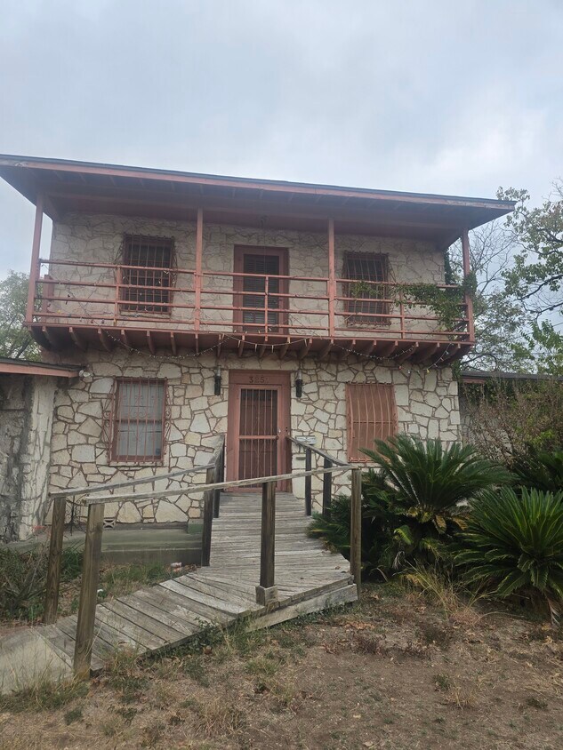 Foto principal - 3251 W Woodlawn Ave