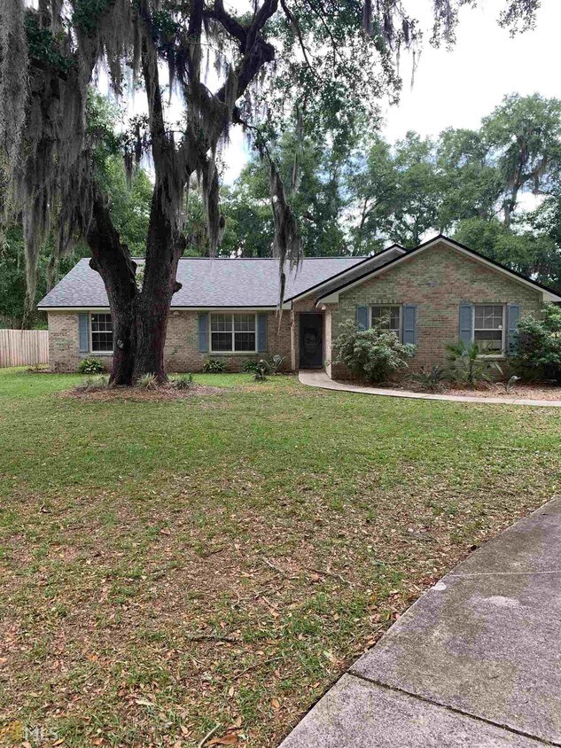 Primary Photo - 21 N Highland Oaks Ct