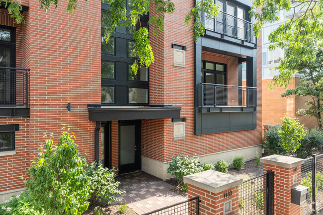 Entrance to Townhome - Oak Park Place