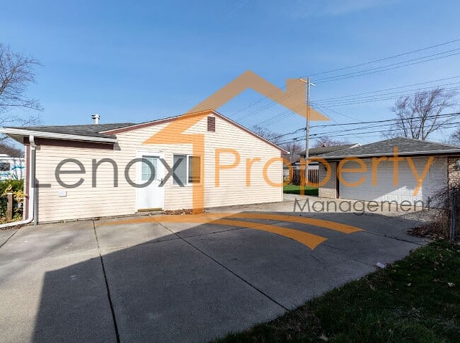 Building Photo - Beautiful 3 Bedroom Ranch In Westland