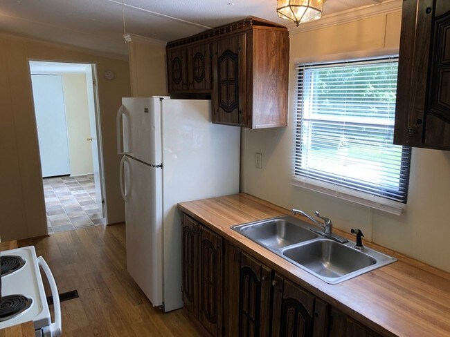 Building Photo - 2 bedroom 2 bath
