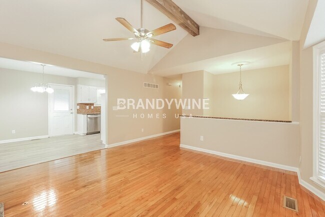 Foto del edificio - 4905 N White Ave