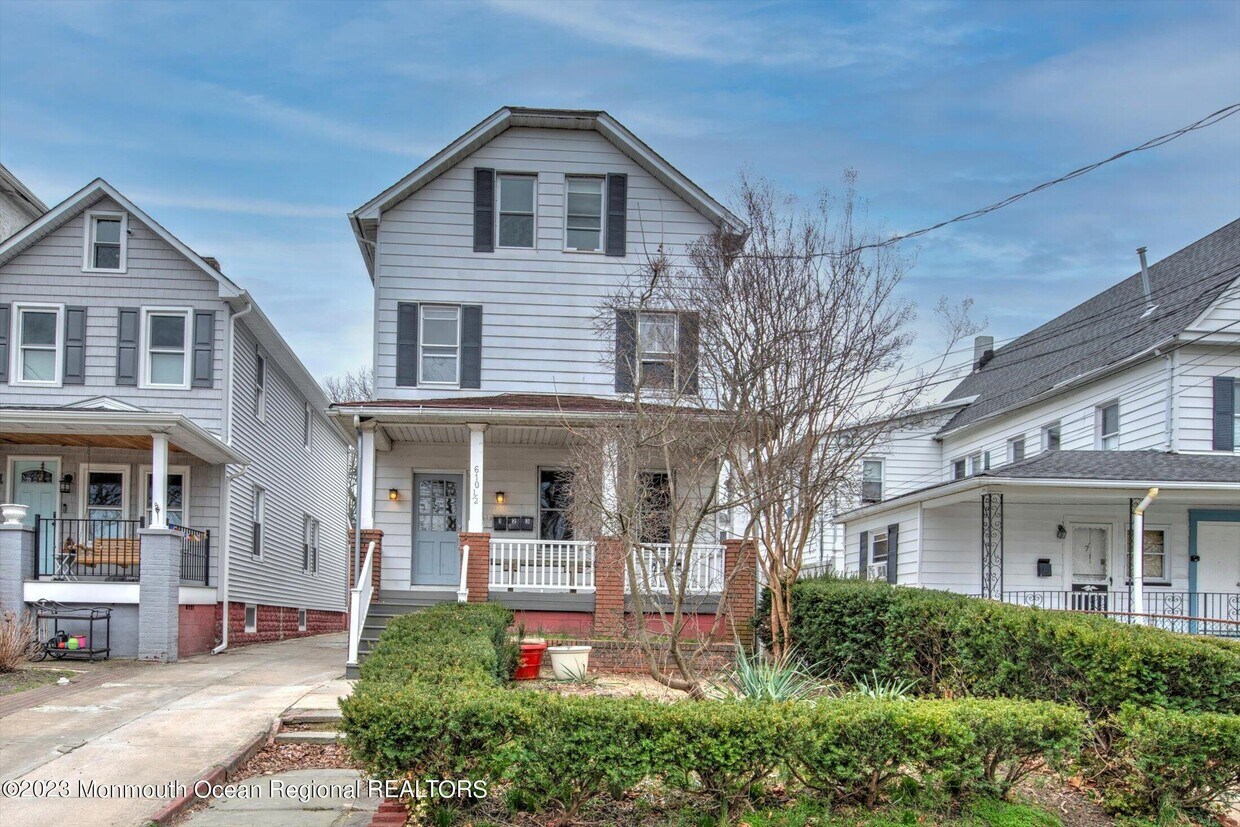 Primary Photo - 610 1/2 Fifth Ave