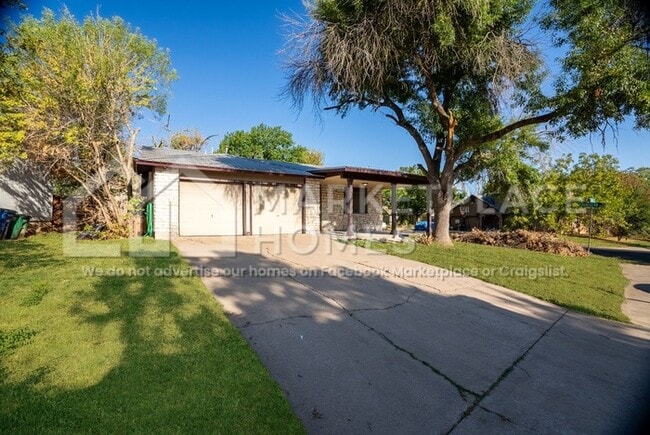 Building Photo - 8500 Caspian Dr