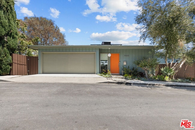 Building Photo - 3926 W Point Dr