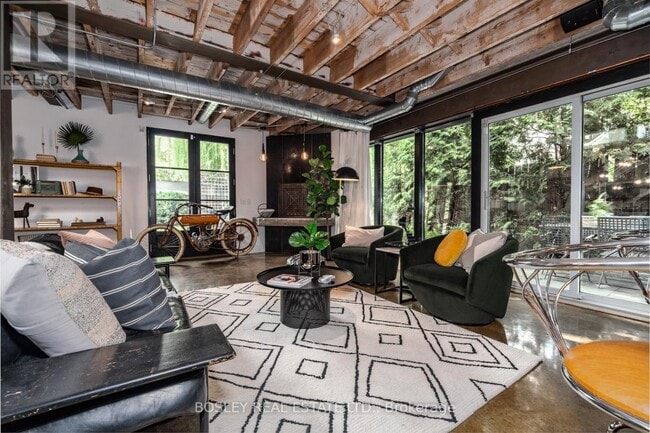 Building Photo - 9 Peyton Ln