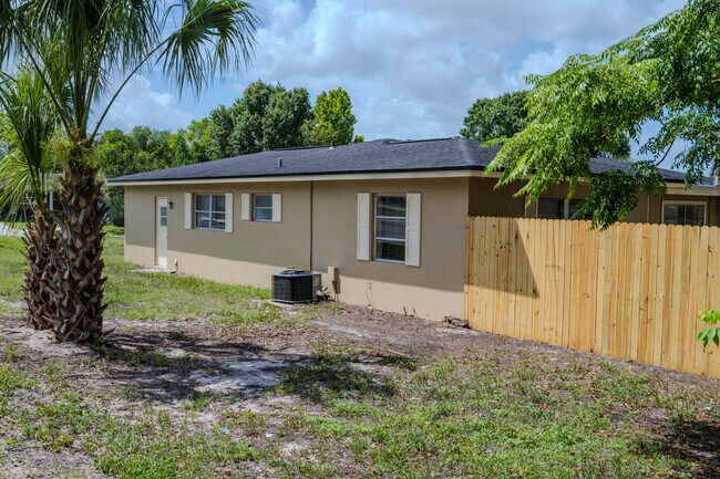 Foto del edificio - 2078 Keyes Ln