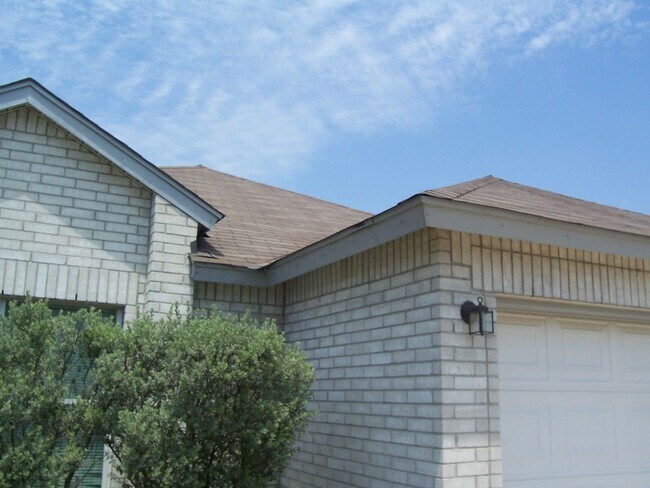 Building Photo - 313 Edgewood Cove