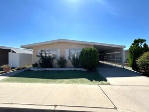 Building Photo - 1013 Vista Grande Dr