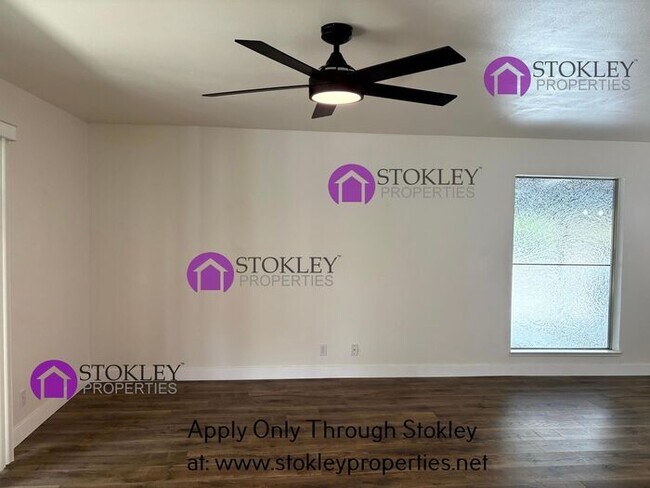 Foto del edificio - 5420 Roundtree Ct