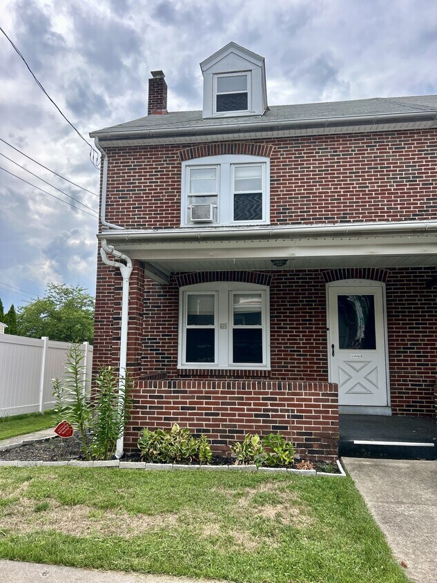 Foto principal - 615 Spruce St