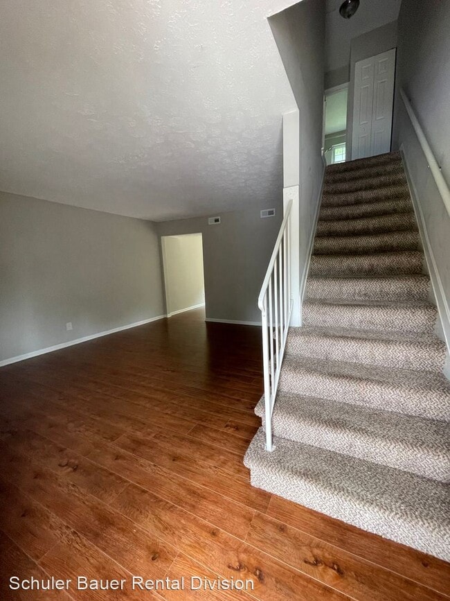 Building Photo - 2 br, 1.5 bath House - 3131 Wooded Way