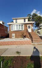 Building Photo - 613 3rd St