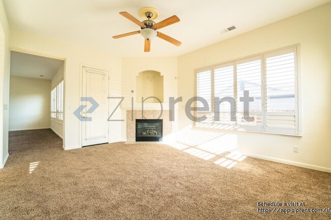 Foto del edificio - 100 Canterbury Ct