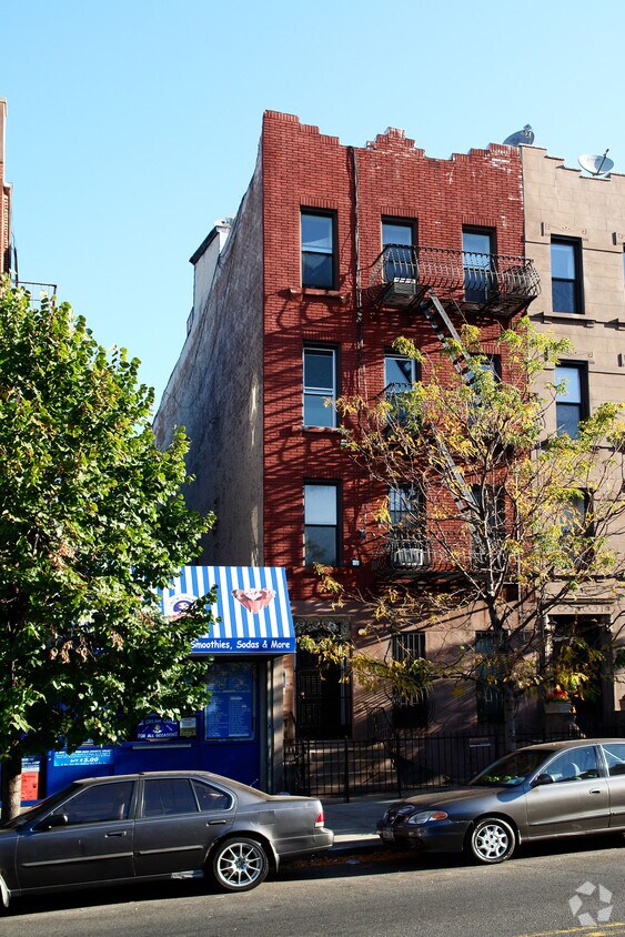 Primary Photo - 743 Union St