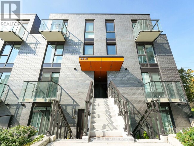 Building Photo - 10-10 Brin Dr