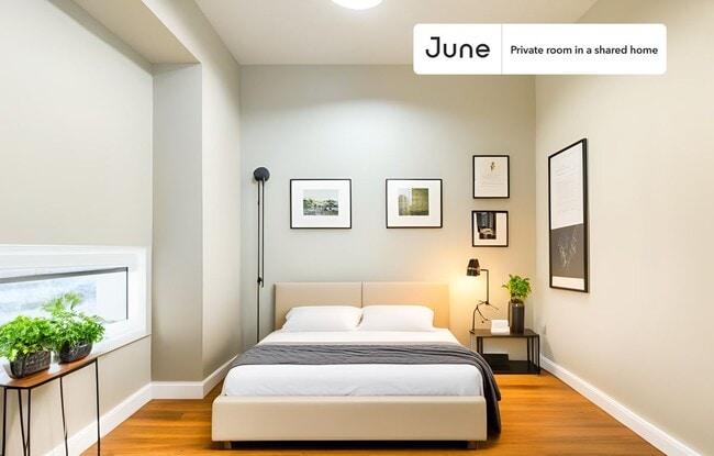 Building Photo - Room in Shared 2 bed/1.5 bath home