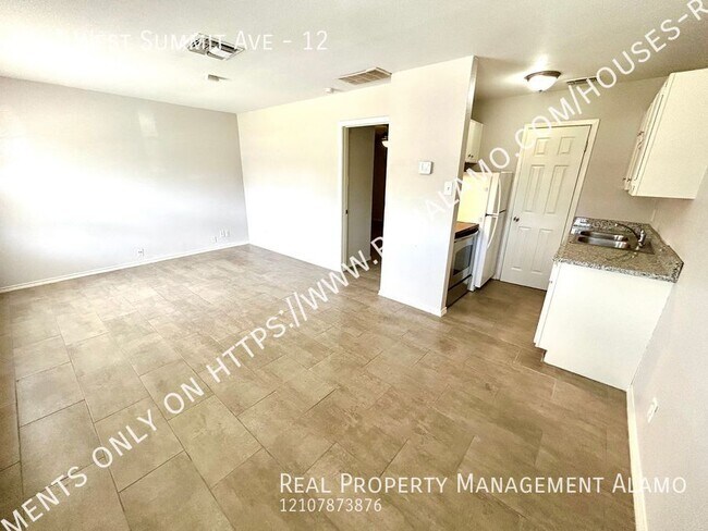 Building Photo - **APPLICATION RECEIVED** AVAILABLE NOW! 1 ...
