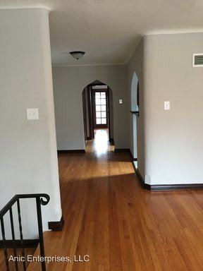 Building Photo - 1 br, 1 bath Apartment - 6326-28 Sutherland