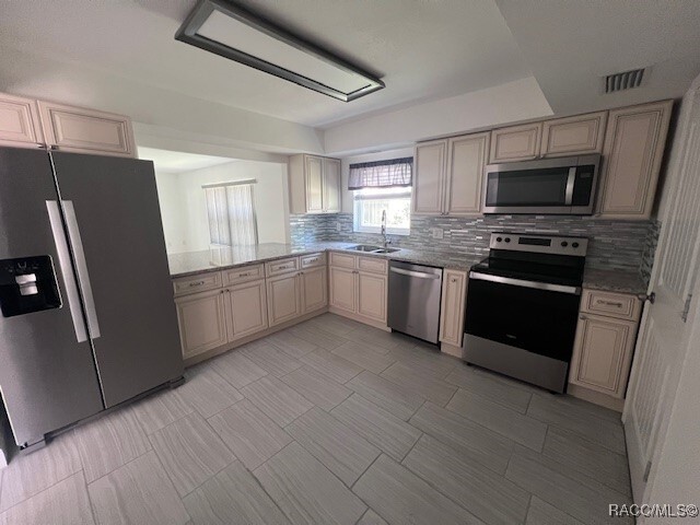 Building Photo - 3 Chinaberry Cir