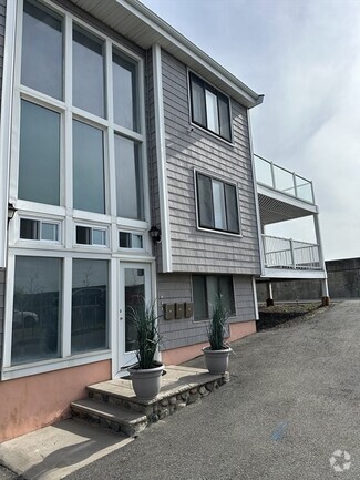 Building Photo - 8 Pebble St