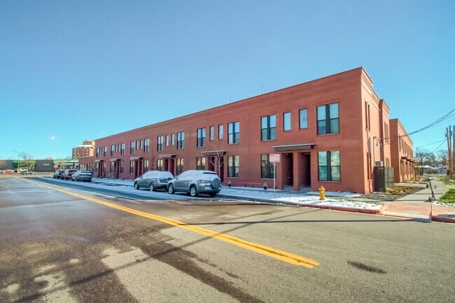 Foto del edificio - 3324 Curtis St