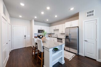 Ascend at 720 apartments — community photo - Ascend at 720