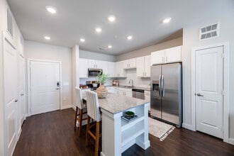 Ascend at 720 apartments — community photo - Ascend at 720