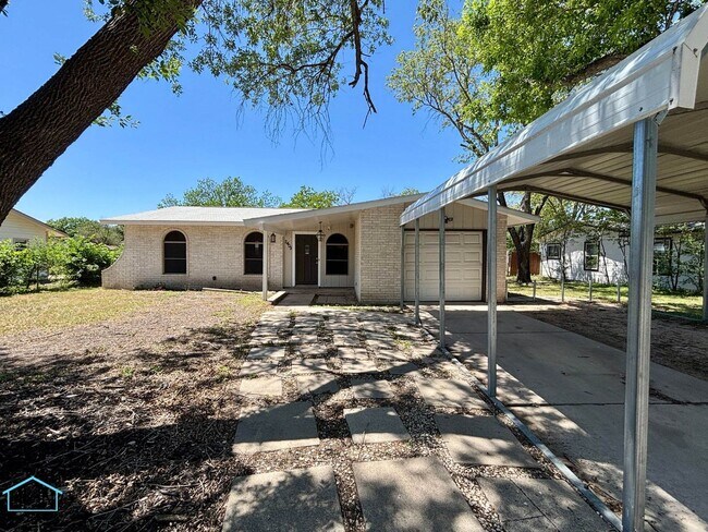 Building Photo - ADORABLE 3 bed/1.5 bath/1 car garage move-...