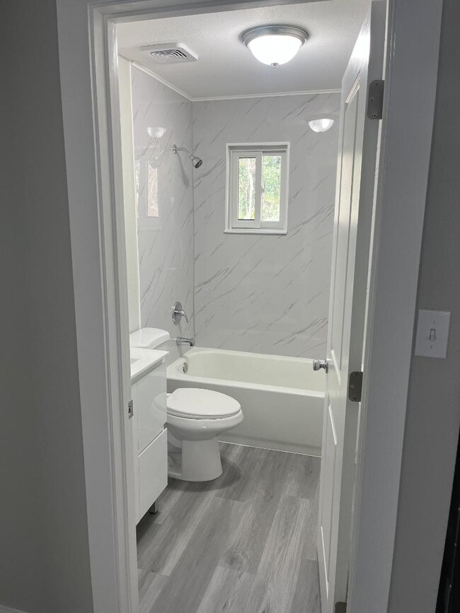 Building Photo - 926 NW 17th Ave