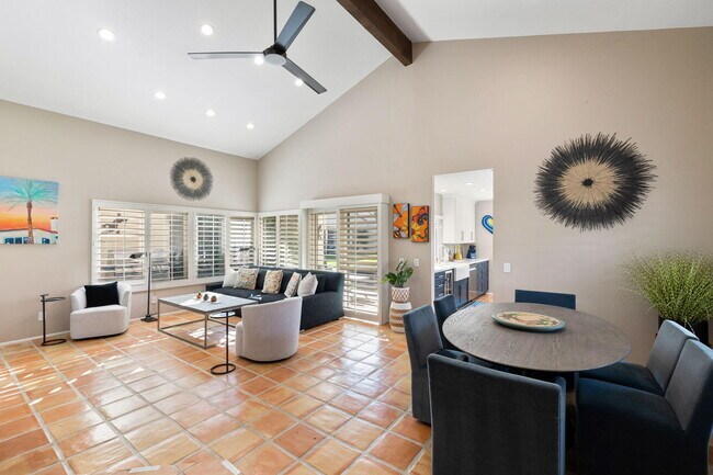 Foto del edificio - 77551 Los Arboles Dr