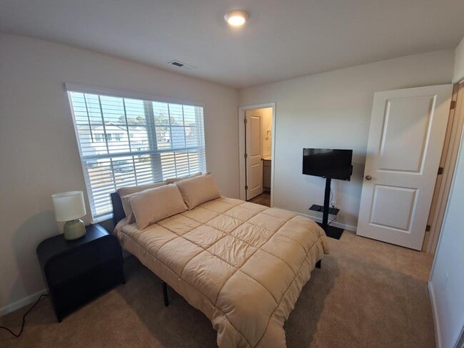 Building Photo - 4129F Laurel Rdg Dr