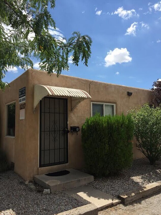 Foto principal - 1217 San Mateo Boulevard Southeast