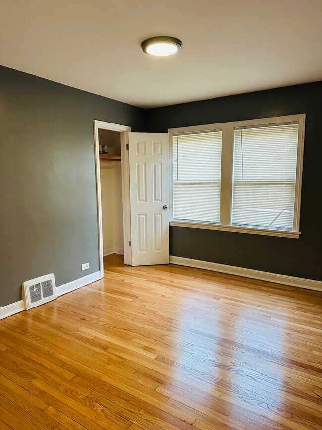 Foto del edificio - 3850 W 81st St