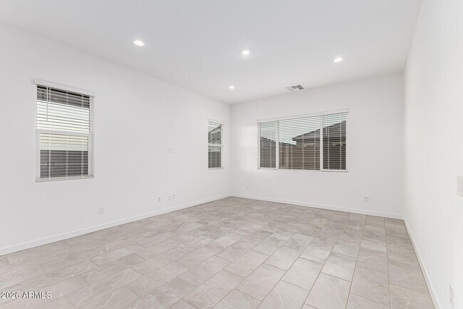 Foto del edificio - 9646 W Flower St