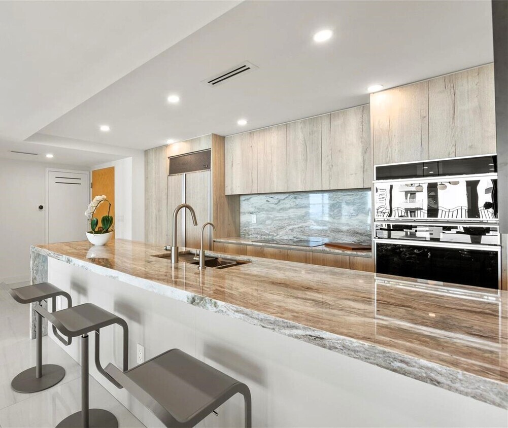 Foto principal - 1500 Ocean Dr