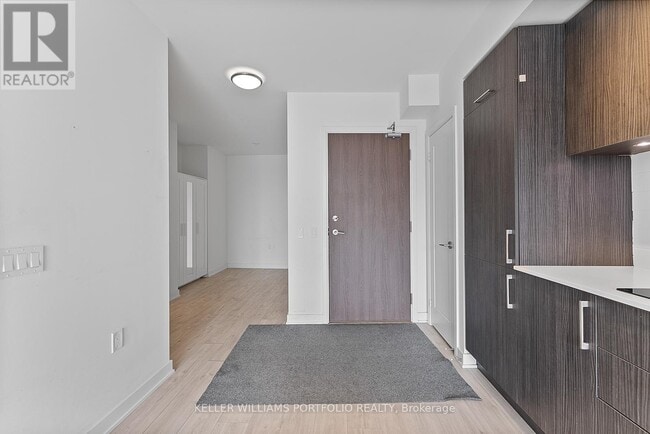 Building Photo - 27 Bathurst St