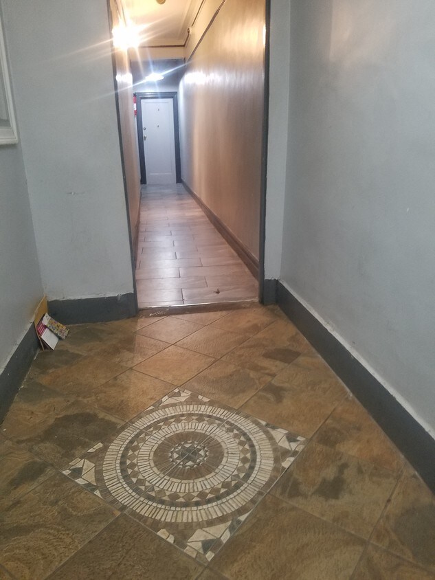 Foto principal - 143 Rockaway Pkwy