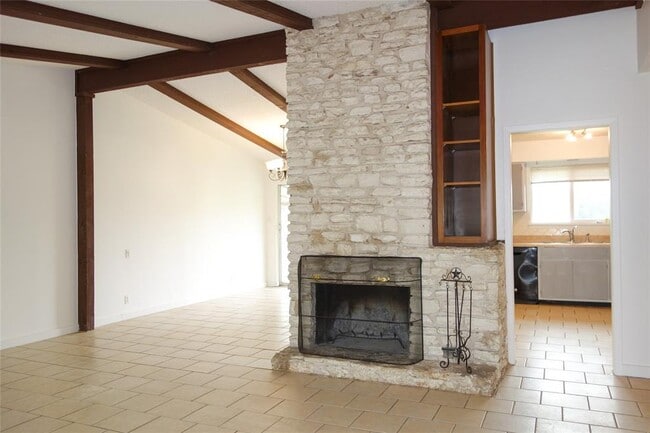 Foto del edificio - 1416 Cardinal Hill Dr