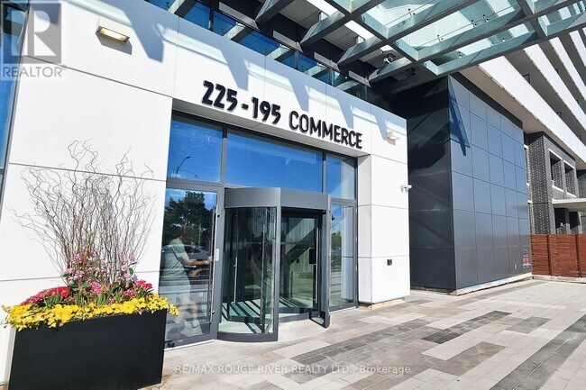 Photo du bâtiment - 225-4225 Commerce St